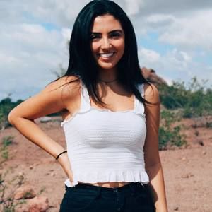 Meet your Posher, Desiree